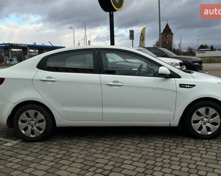 Белый Киа Рио, объемом двигателя 1.4 л и пробегом 200 тыс. км за 6900 $, фото 7 на Automoto.ua