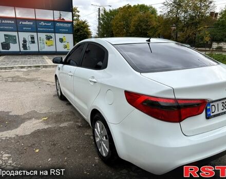 Білий Кіа Ріо, об'ємом двигуна 1.6 л та пробігом 149 тис. км за 8000 $, фото 4 на Automoto.ua