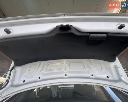 Белый Киа Рио, объемом двигателя 1.4 л и пробегом 81 тыс. км за 7499 $, фото 33 на Automoto.ua