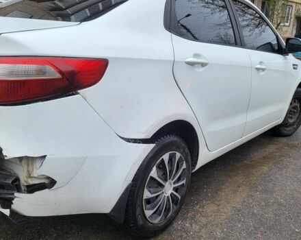 Білий Кіа Ріо, об'ємом двигуна 1.4 л та пробігом 220 тис. км за 6100 $, фото 4 на Automoto.ua