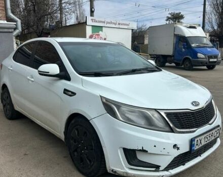 Белый Киа Рио, объемом двигателя 1.4 л и пробегом 315 тыс. км за 4999 $, фото 1 на Automoto.ua