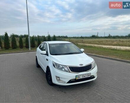 Белый Киа Рио, объемом двигателя 1.59 л и пробегом 262 тыс. км за 5700 $, фото 1 на Automoto.ua