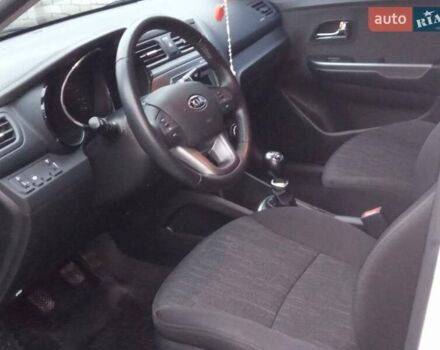 Белый Киа Рио, объемом двигателя 1.6 л и пробегом 42 тыс. км за 7800 $, фото 8 на Automoto.ua