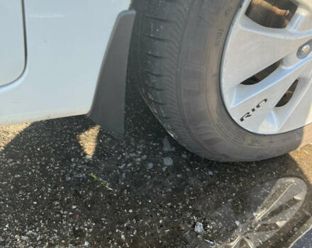 Белый Киа Рио, объемом двигателя 1.59 л и пробегом 290 тыс. км за 8000 $, фото 9 на Automoto.ua