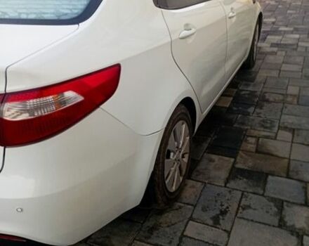 Білий Кіа Ріо, об'ємом двигуна 1.6 л та пробігом 150 тис. км за 7000 $, фото 5 на Automoto.ua