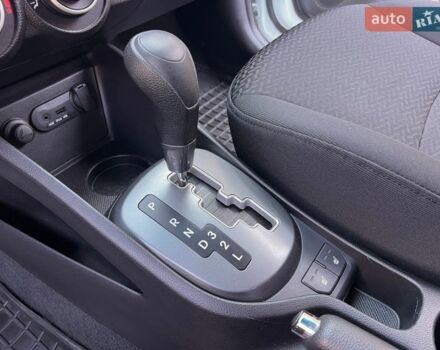 Білий Кіа Ріо, об'ємом двигуна 1.6 л та пробігом 48 тис. км за 10200 $, фото 15 на Automoto.ua