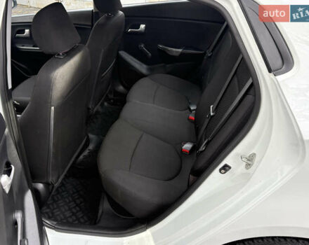 Кіа Ріо 2012 у Никополе на Automoto.ua Білий Кіа Ріо, об'ємом двигуна 1.4 л та пробігом 168 тис. км за 7500 $, фото 11 на Automoto.ua