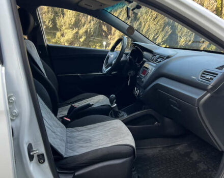 Белый Киа Рио, объемом двигателя 1.4 л и пробегом 143 тыс. км за 6500 $, фото 33 на Automoto.ua