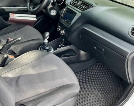 Белый Киа Рио, объемом двигателя 1.4 л и пробегом 220 тыс. км за 6900 $, фото 3 на Automoto.ua