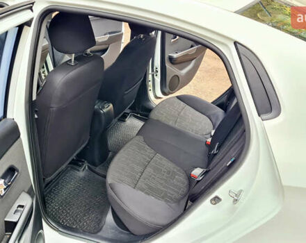 Белый Киа Рио, объемом двигателя 1.59 л и пробегом 159 тыс. км за 8800 $, фото 15 на Automoto.ua