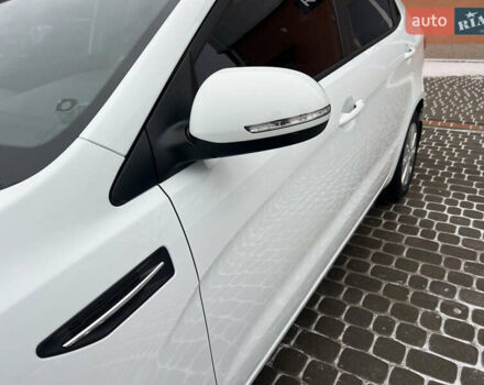 Белый Киа Рио, объемом двигателя 1.6 л и пробегом 42 тыс. км за 9700 $, фото 11 на Automoto.ua