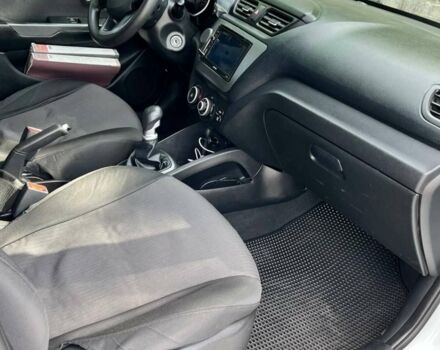 Белый Киа Рио, объемом двигателя 1.4 л и пробегом 220 тыс. км за 6900 $, фото 3 на Automoto.ua