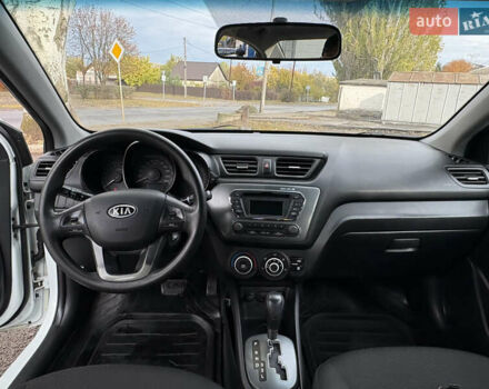 Кіа Ріо 2012 у Никополе на Automoto.ua Білий Кіа Ріо, об'ємом двигуна 1.4 л та пробігом 168 тис. км за 7500 $, фото 12 на Automoto.ua