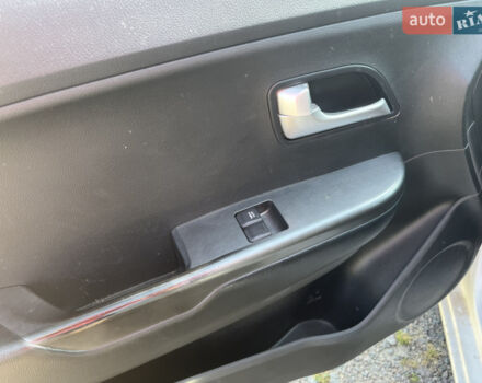 Белый Киа Рио, объемом двигателя 1.4 л и пробегом 41 тыс. км за 8700 $, фото 9 на Automoto.ua