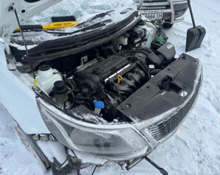 Белый Киа Рио, объемом двигателя 1.4 л и пробегом 175 тыс. км за 2800 $, фото 5 на Automoto.ua
