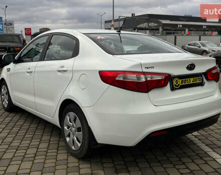 Белый Киа Рио, объемом двигателя 1.4 л и пробегом 200 тыс. км за 6900 $, фото 4 на Automoto.ua