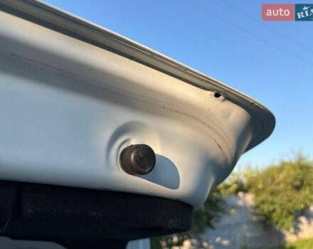 Белый Киа Рио, объемом двигателя 1.4 л и пробегом 173 тыс. км за 7000 $, фото 12 на Automoto.ua