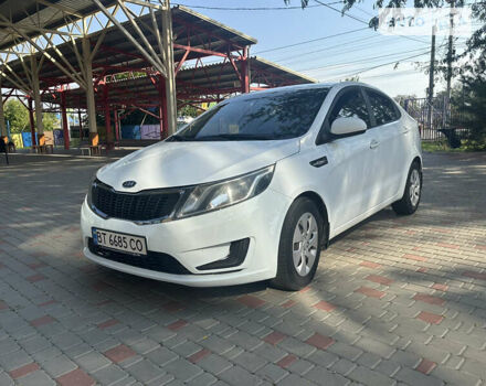 Белый Киа Рио, объемом двигателя 1.4 л и пробегом 300 тыс. км за 5300 $, фото 2 на Automoto.ua