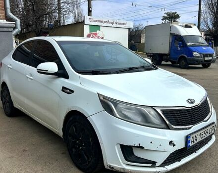 Белый Киа Рио, объемом двигателя 1.4 л и пробегом 256 тыс. км за 5200 $, фото 2 на Automoto.ua