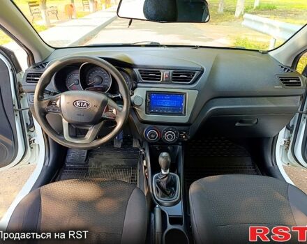 Білий Кіа Ріо, об'ємом двигуна 1.4 л та пробігом 99 тис. км за 6500 $, фото 9 на Automoto.ua