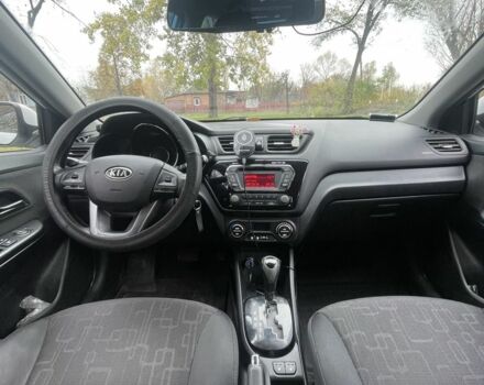 Білий Кіа Ріо, об'ємом двигуна 1.6 л та пробігом 280 тис. км за 8304 $, фото 4 на Automoto.ua