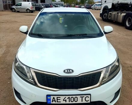 Белый Киа Рио, объемом двигателя 1.4 л и пробегом 206 тыс. км за 5500 $, фото 2 на Automoto.ua