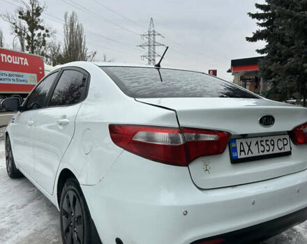 Белый Киа Рио, объемом двигателя 1.4 л и пробегом 315 тыс. км за 5300 $, фото 5 на Automoto.ua