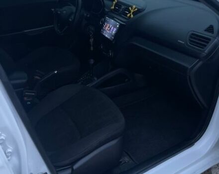 Білий Кіа Ріо, об'ємом двигуна 1.6 л та пробігом 163 тис. км за 5999 $, фото 21 на Automoto.ua