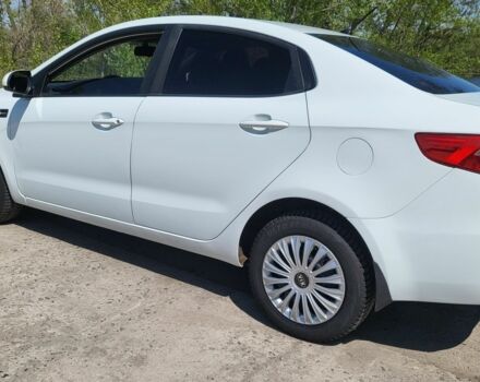 Белый Киа Рио, объемом двигателя 1.4 л и пробегом 235 тыс. км за 7700 $, фото 2 на Automoto.ua