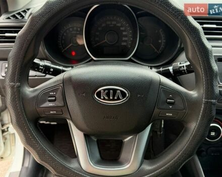 Белый Киа Рио, объемом двигателя 1.4 л и пробегом 167 тыс. км за 7200 $, фото 25 на Automoto.ua