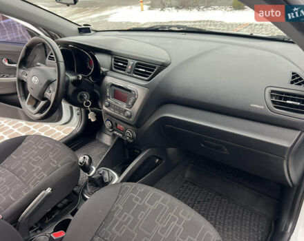 Белый Киа Рио, объемом двигателя 1.6 л и пробегом 42 тыс. км за 9600 $, фото 47 на Automoto.ua