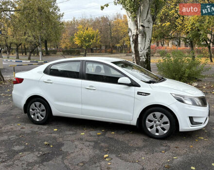 Кіа Ріо 2012 у Никополе на Automoto.ua Білий Кіа Ріо, об'ємом двигуна 1.4 л та пробігом 168 тис. км за 7500 $, фото 4 на Automoto.ua