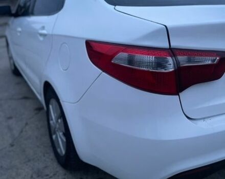 Білий Кіа Ріо, об'ємом двигуна 1.6 л та пробігом 163 тис. км за 5999 $, фото 13 на Automoto.ua