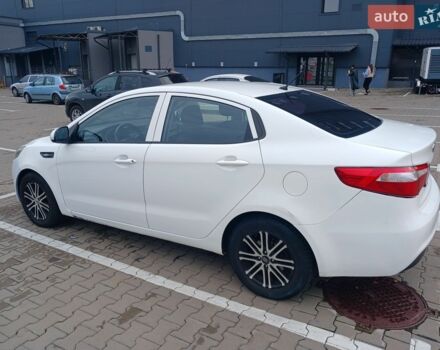 Білий Кіа Ріо, об'ємом двигуна 1.4 л та пробігом 230 тис. км за 5300 $, фото 1 на Automoto.ua