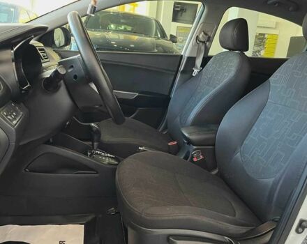 Білий Кіа Ріо, об'ємом двигуна 1.6 л та пробігом 182 тис. км за 7330 $, фото 8 на Automoto.ua