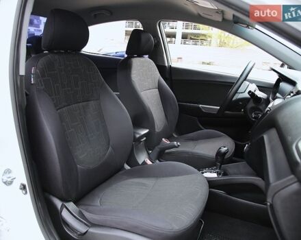 Белый Киа Рио, объемом двигателя 1.6 л и пробегом 127 тыс. км за 8600 $, фото 8 на Automoto.ua