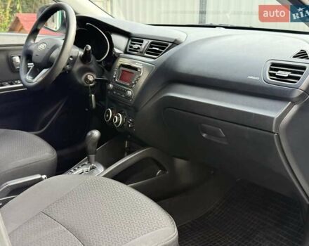 Белый Киа Рио, объемом двигателя 1.6 л и пробегом 82 тыс. км за 9600 $, фото 43 на Automoto.ua