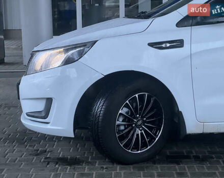 Белый Киа Рио, объемом двигателя 1.4 л и пробегом 150 тыс. км за 6499 $, фото 16 на Automoto.ua