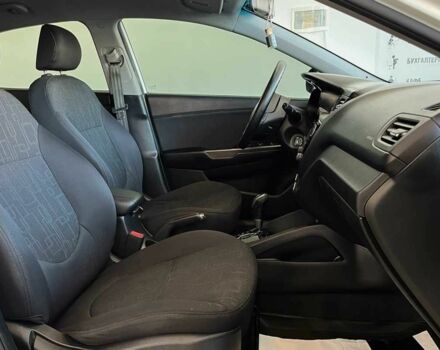 Білий Кіа Ріо, об'ємом двигуна 1.6 л та пробігом 182 тис. км за 7330 $, фото 21 на Automoto.ua