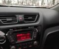 Білий Кіа Ріо, об'ємом двигуна 1.4 л та пробігом 98 тис. км за 8600 $, фото 7 на Automoto.ua