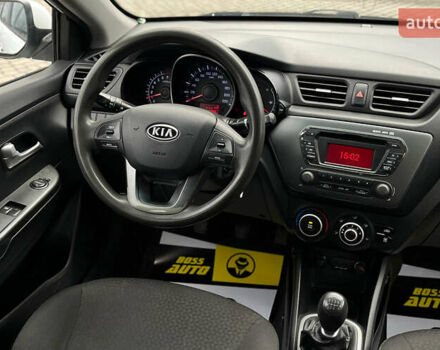 Белый Киа Рио, объемом двигателя 1.4 л и пробегом 200 тыс. км за 6900 $, фото 11 на Automoto.ua