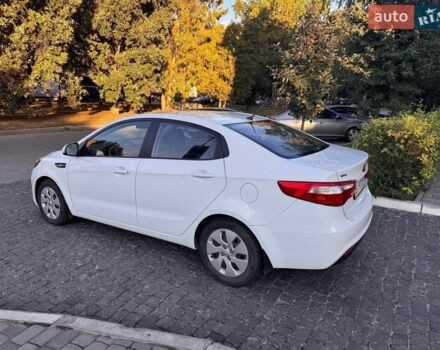 Белый Киа Рио, объемом двигателя 1.4 л и пробегом 81 тыс. км за 7499 $, фото 5 на Automoto.ua