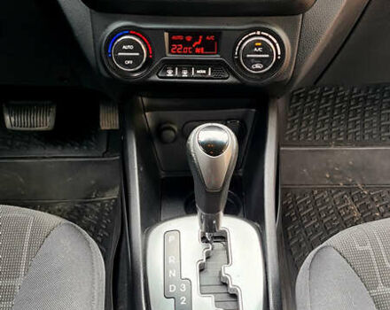 Белый Киа Рио, объемом двигателя 1.59 л и пробегом 159 тыс. км за 8800 $, фото 13 на Automoto.ua