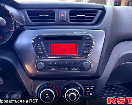 Белый Киа Рио, объемом двигателя 1.6 л и пробегом 48 тыс. км за 10200 $, фото 7 на Automoto.ua