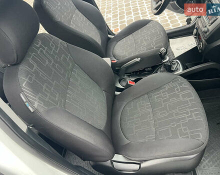 Белый Киа Рио, объемом двигателя 1.6 л и пробегом 42 тыс. км за 9700 $, фото 51 на Automoto.ua