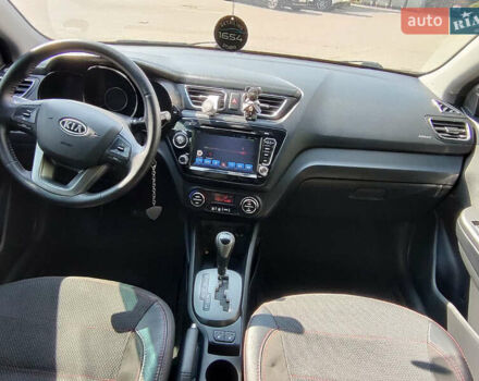 Білий Кіа Ріо, об'ємом двигуна 1.6 л та пробігом 206 тис. км за 6600 $, фото 16 на Automoto.ua