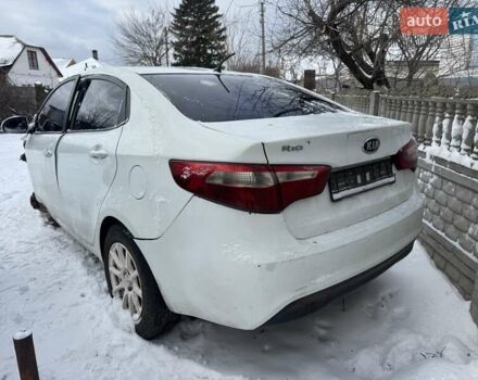 Белый Киа Рио, объемом двигателя 1.4 л и пробегом 175 тыс. км за 2800 $, фото 3 на Automoto.ua