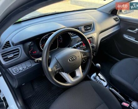 Білий Кіа Ріо, об'ємом двигуна 1.6 л та пробігом 82 тис. км за 9600 $, фото 49 на Automoto.ua