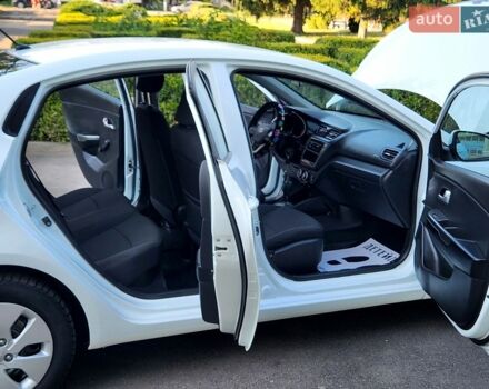 Белый Киа Рио, объемом двигателя 1.4 л и пробегом 142 тыс. км за 9300 $, фото 40 на Automoto.ua