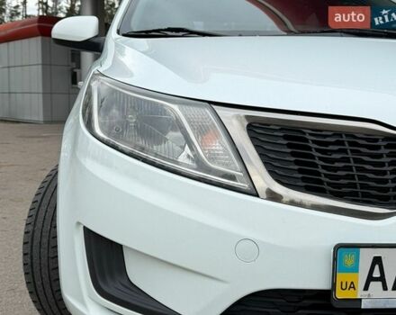 Белый Киа Рио, объемом двигателя 1.4 л и пробегом 167 тыс. км за 7200 $, фото 10 на Automoto.ua